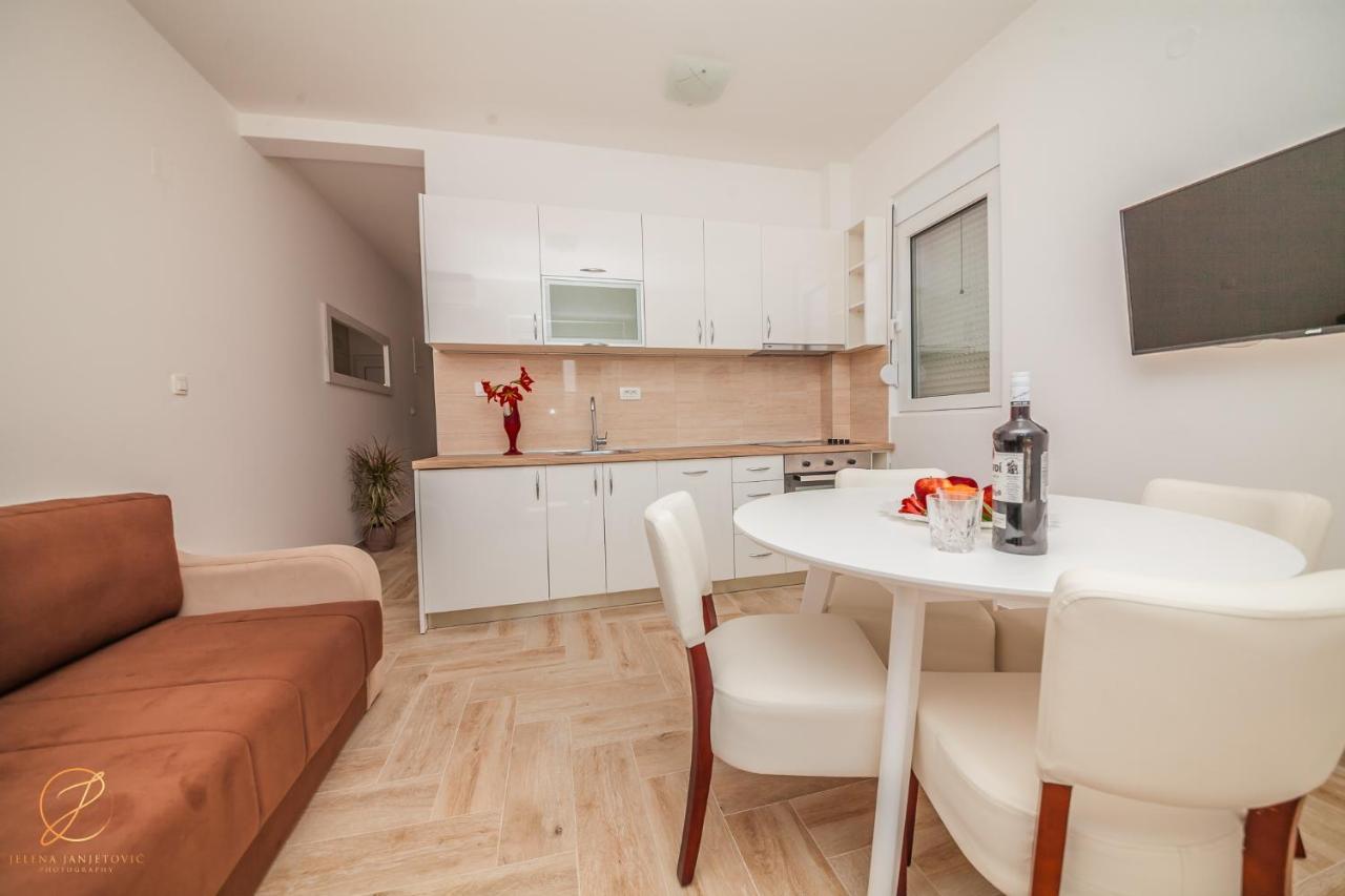 Apartments Ruzmarin Herceg Novi Buitenkant foto