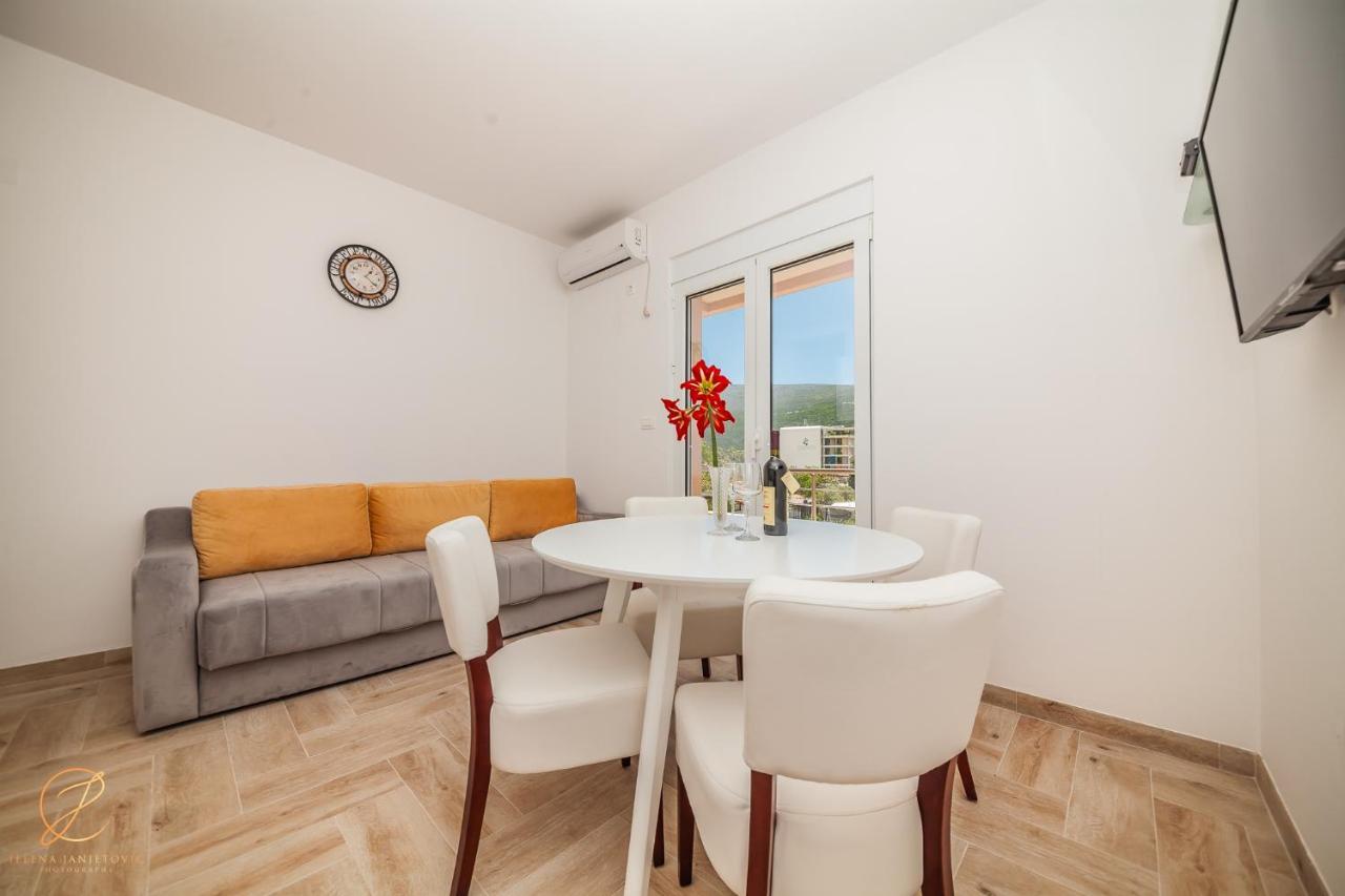 Apartments Ruzmarin Herceg Novi Buitenkant foto